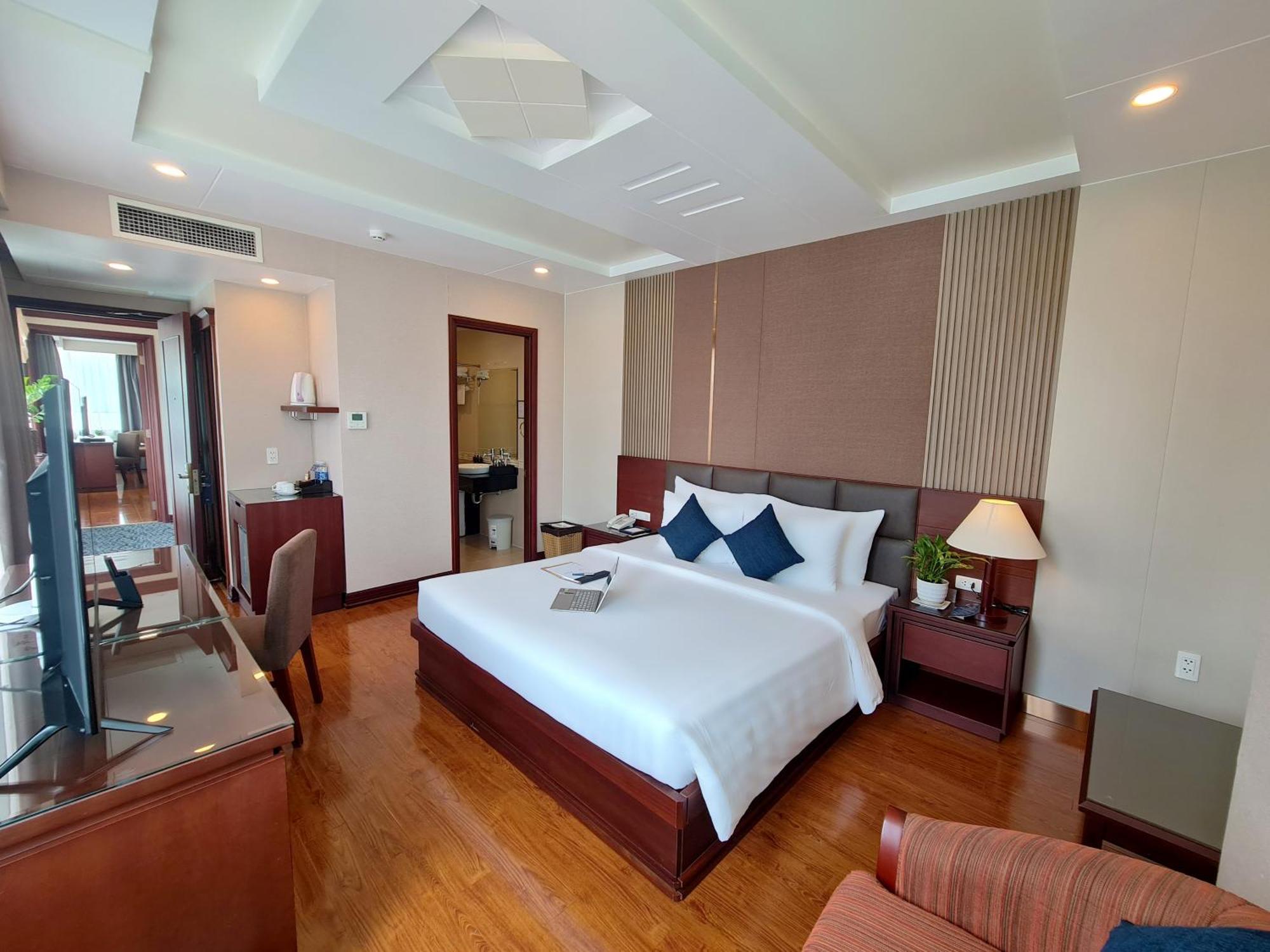 Kin Hotel Thi Sach Ho Chi Minh City Exterior photo